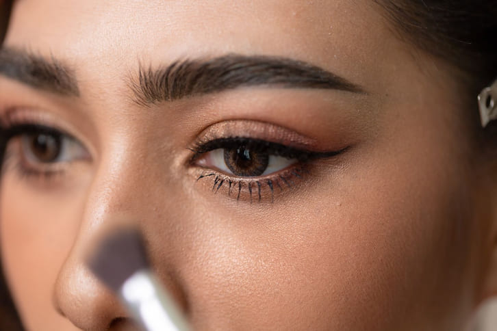 eyeliner mat meo la gi