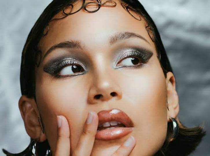 Top 5 layout makeup tone lạnh cực Tây và tôn da bạn nên thử 2 makeup tone lanh la gi
