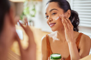 Skincare trước khi makeup: Bí quyết cho lớp nền không mốc