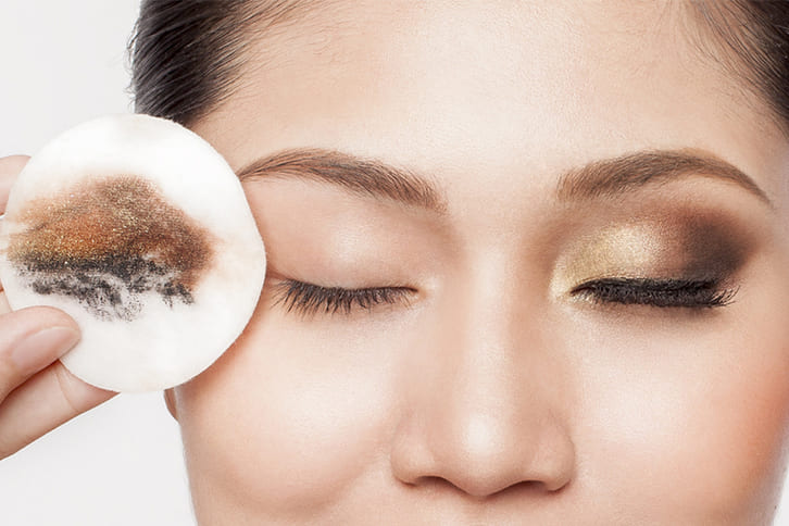 Tẩy trang đúng cách: 4 bước cho làn da khỏe đẹp không tì vết